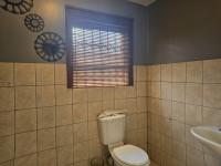 Bathroom 1 of property in Penina Park