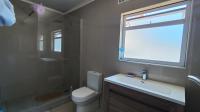 Bathroom 1 - 9 square meters of property in Bothasig 