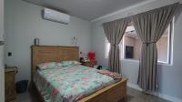 Bed Room 2 - 18 square meters of property in Bothasig 