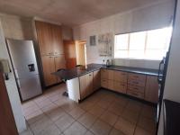 Kitchen - 19 square meters of property in Brackenhurst