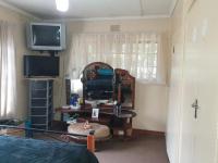 Main Bedroom - 18 square meters of property in Three Rivers