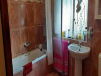 Main Bathroom - 8 square meters of property in De Deur