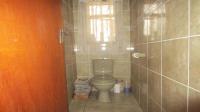 Bathroom 1 - 9 square meters of property in De Deur