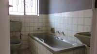 Bathroom 1 - 5 square meters of property in Protea North