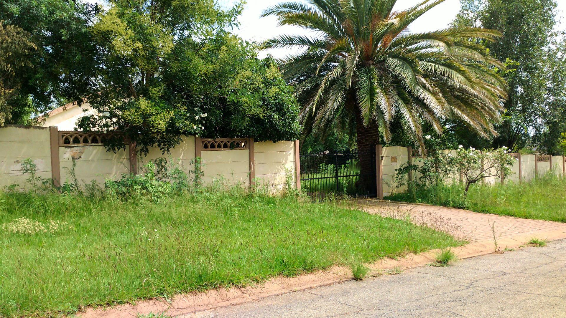 Front View of property in Rensburg