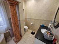 Bathroom 1 - 9 square meters of property in Mooikloof