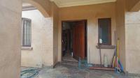 Patio - 45 square meters of property in Mooikloof