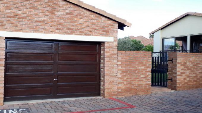 3 Bedroom Simplex to Rent in Mooikloof Ridge - Property to rent - MR349602