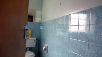 Bathroom 1 - 14 square meters of property in Dinwiddie