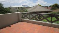 Balcony - 10 square meters of property in Verwoerdpark