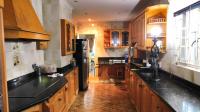 Kitchen - 36 square meters of property in Dawncrest