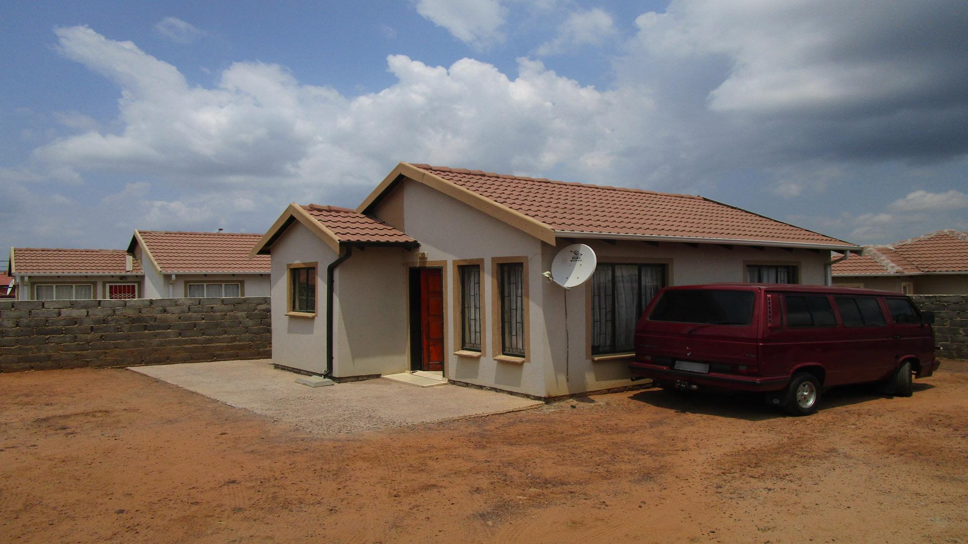 Front View of property in Emalahleni (Witbank) 