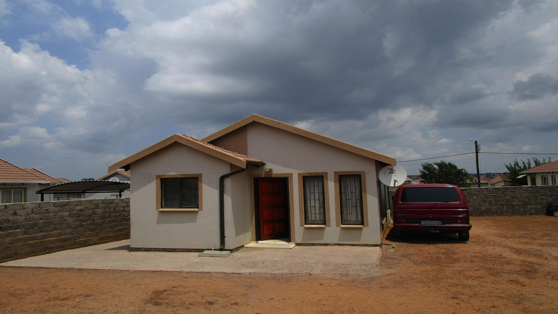 Front View of property in Emalahleni (Witbank) 