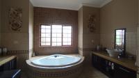 Main Bathroom - 17 square meters of property in Wierdapark