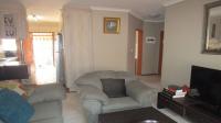 Lounges - 29 square meters of property in Glenmarais (Glen Marais)