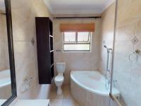 Main Bathroom of property in Noordheuwel