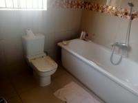 Bathroom 1 of property in Finsbury