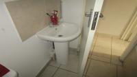 Bathroom 1 - 3 square meters of property in Buccleuch