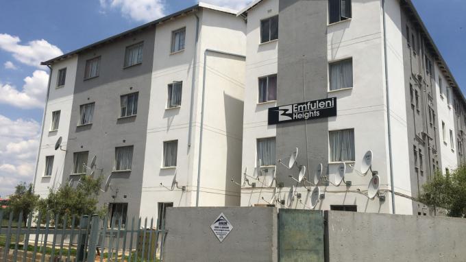 Standard Bank SIE Sale In Execution 1 Bedroom Sectional Title for Sale in Fleurhof - MR368695