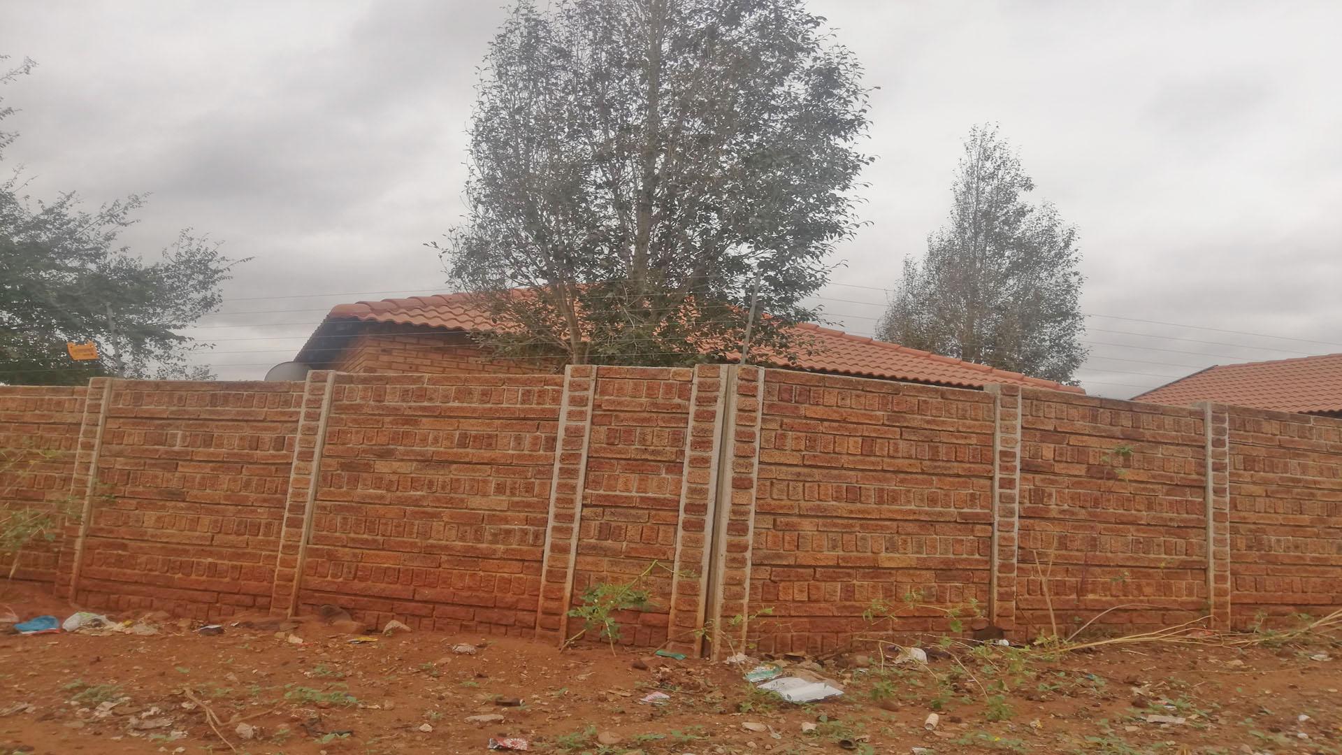 Front View of property in Protea Glen