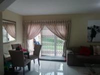 Lounges - 10 square meters of property in Greenstone Hill