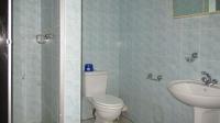 Bathroom 2 - 7 square meters of property in Kloofendal