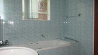 Bathroom 2 - 7 square meters of property in Kloofendal