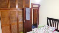 Bed Room 1 - 12 square meters of property in Amanzimtoti 