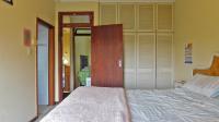 Main Bedroom - 17 square meters of property in Amanzimtoti 