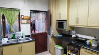 Kitchen - 12 square meters of property in Amanzimtoti 