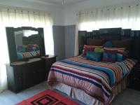 Main Bedroom of property in Suidrand