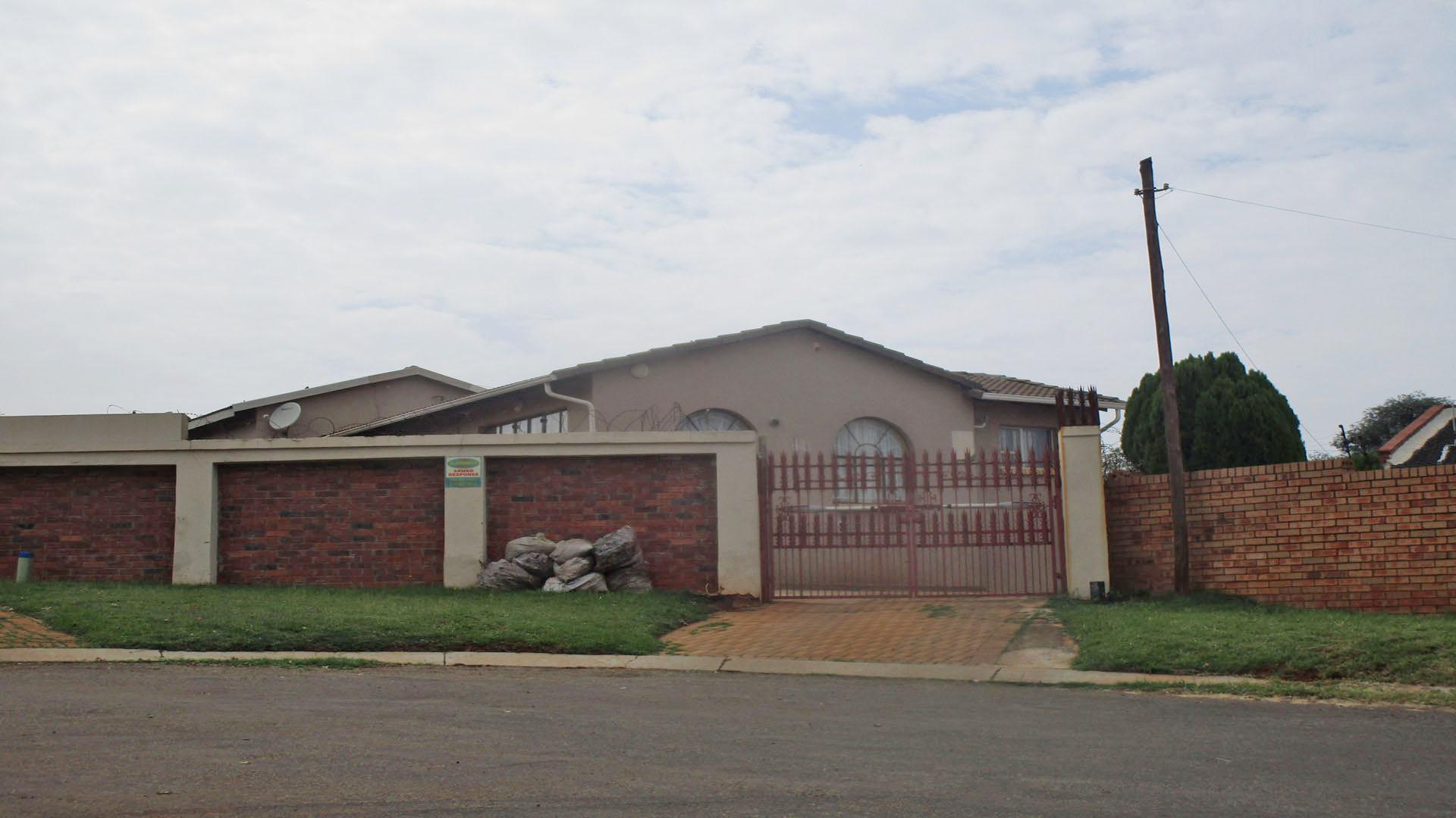 Front View of property in Lenasia South