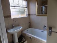 Bathroom 1 - 6 square meters of property in Pomona