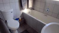 Main Bathroom - 6 square meters of property in Pomona