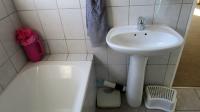 Main Bathroom - 6 square meters of property in Pomona