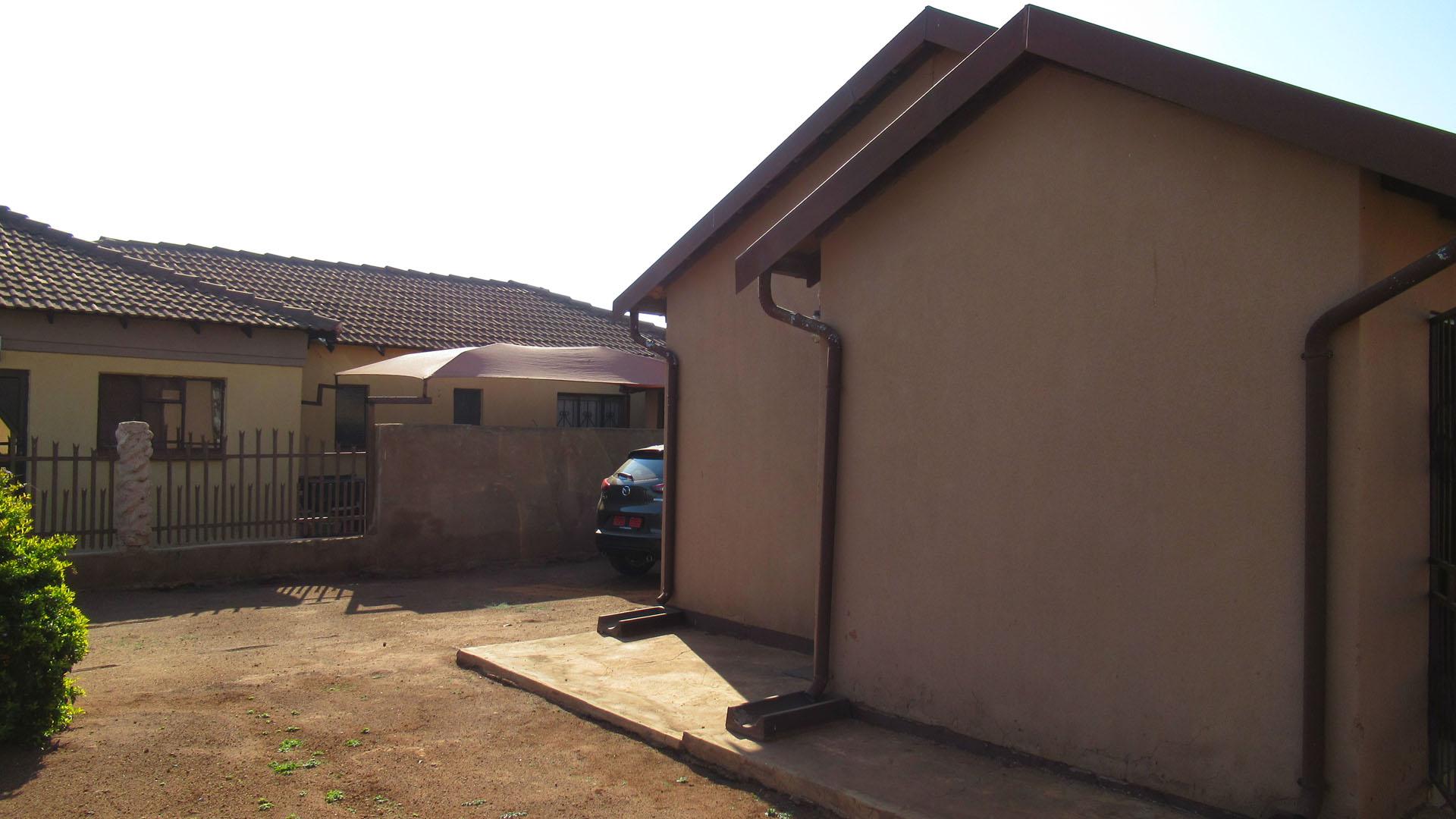 Front View of property in Ga-Rankuwa