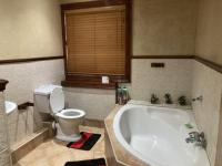 Main Bathroom of property in Wetton