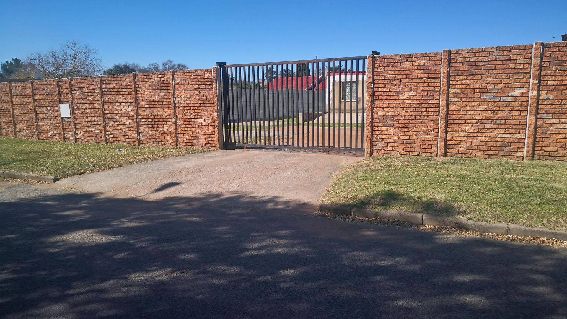 Front View of property in Brakpan