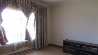 Main Bedroom - 20 square meters of property in Cosmo City