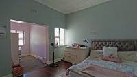 Bed Room 1 - 17 square meters of property in Raedene