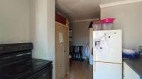 Kitchen - 25 square meters of property in Raedene