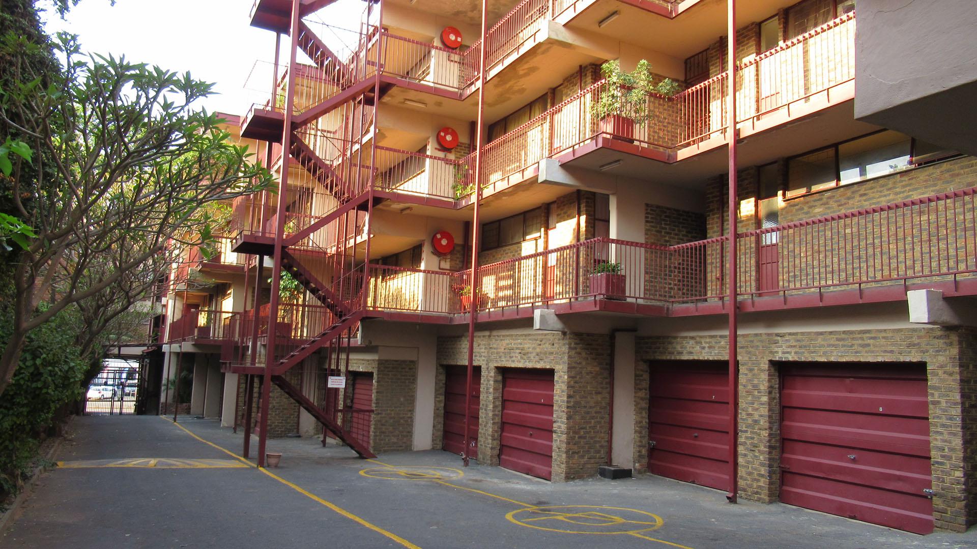 Front View of property in Silverton