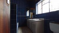 Bathroom 1 - 14 square meters of property in Kensington - JHB