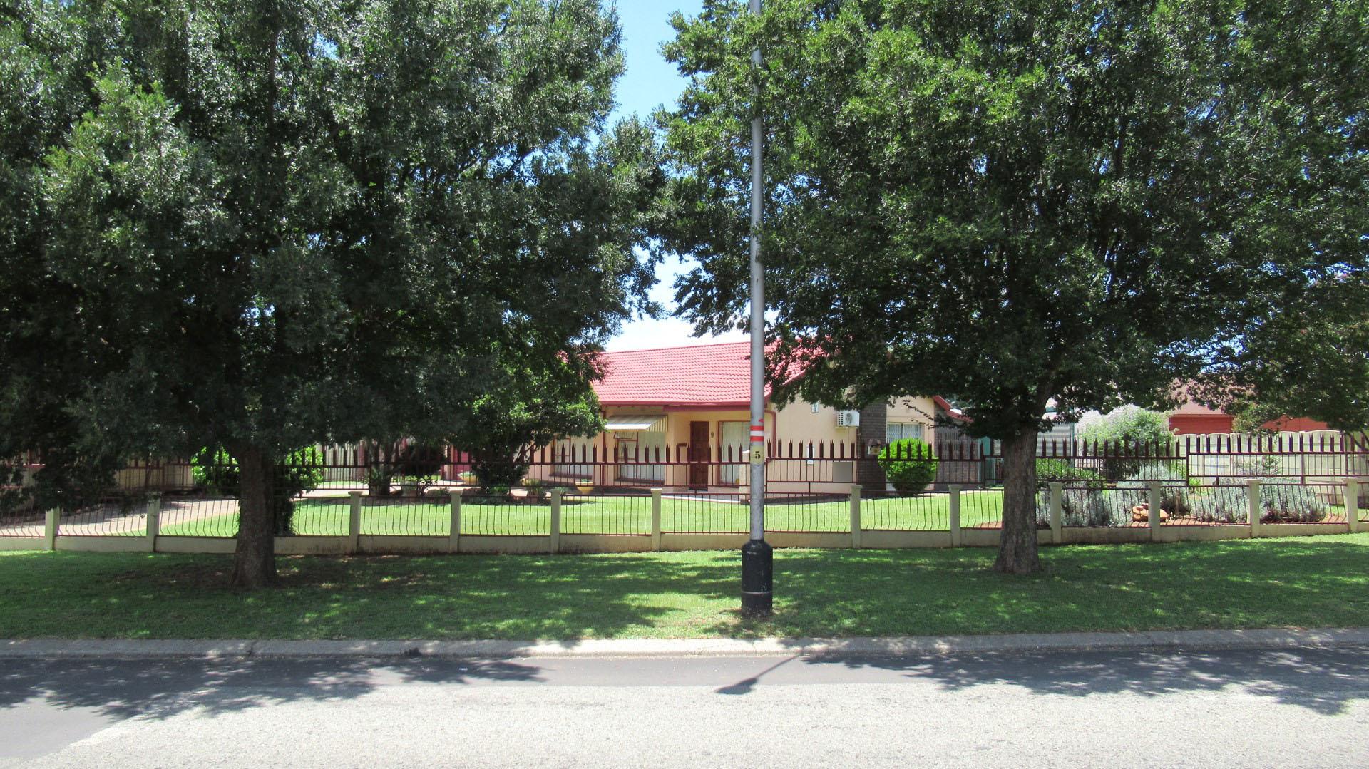 Front View of property in Dunnottar