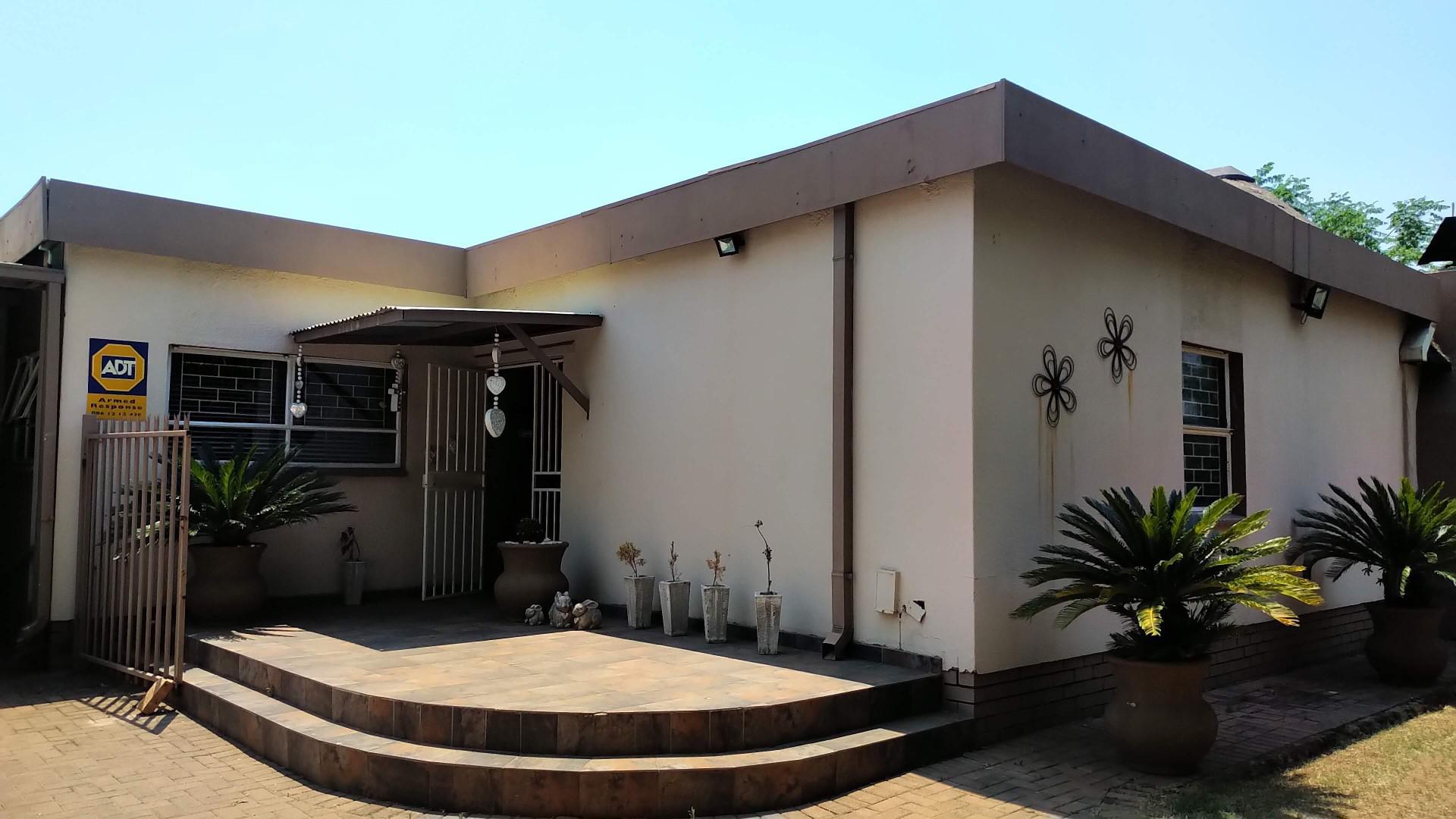 Front View of property in Vanderbijlpark