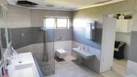 Main Bathroom - 12 square meters of property in Reservior Hills