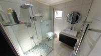 Bathroom 1 - 5 square meters of property in Reservior Hills