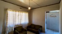 Lounges - 12 square meters of property in Vanderbijlpark