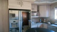 Kitchen - 18 square meters of property in Struisbult