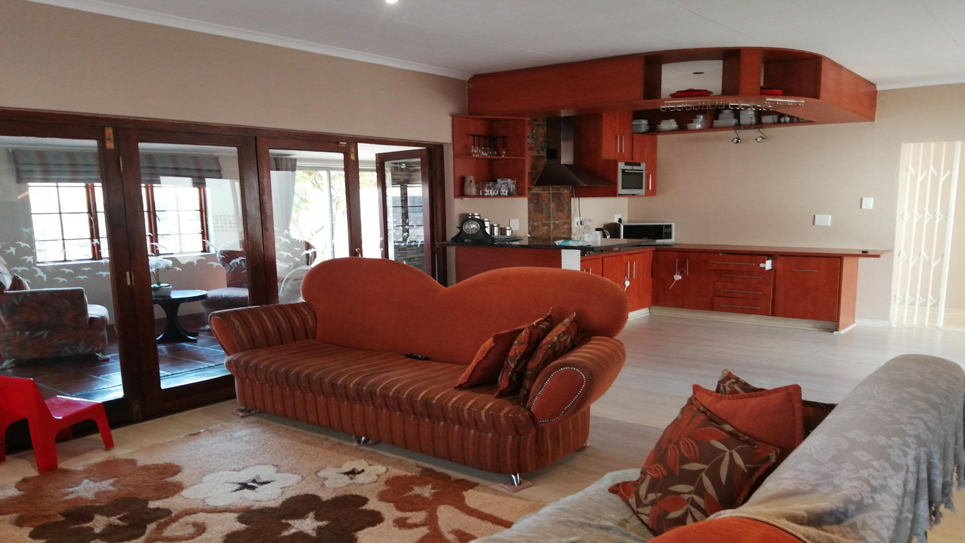 Lounges - 25 square meters of property in Rustenburg